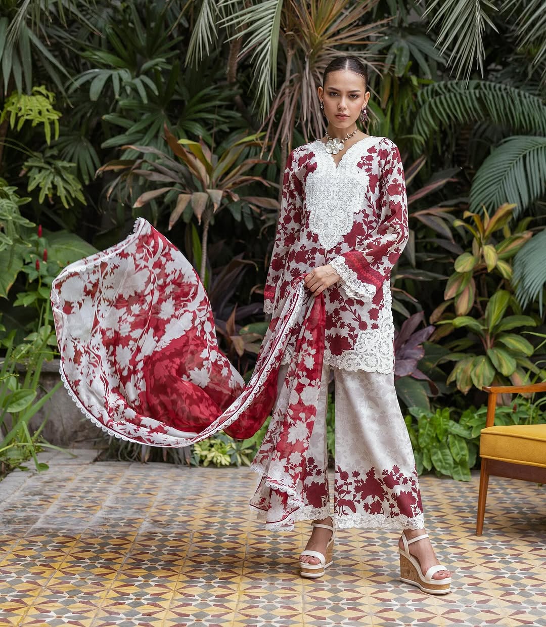 Zainab Chottani Tahra Lawn’25-Ruhi
