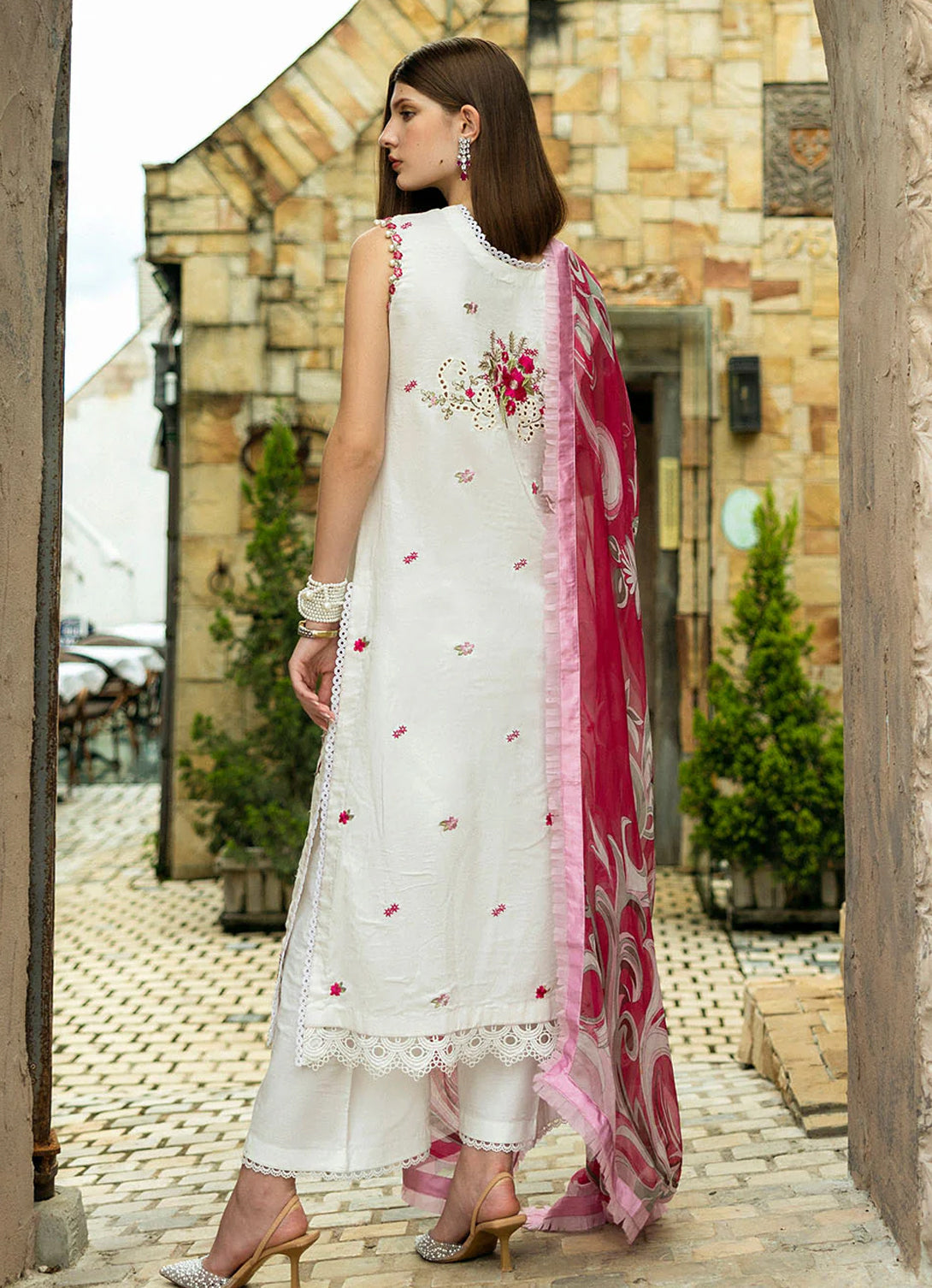 Roheenaz - Flanerie Lawn'25 - Michlea-1B