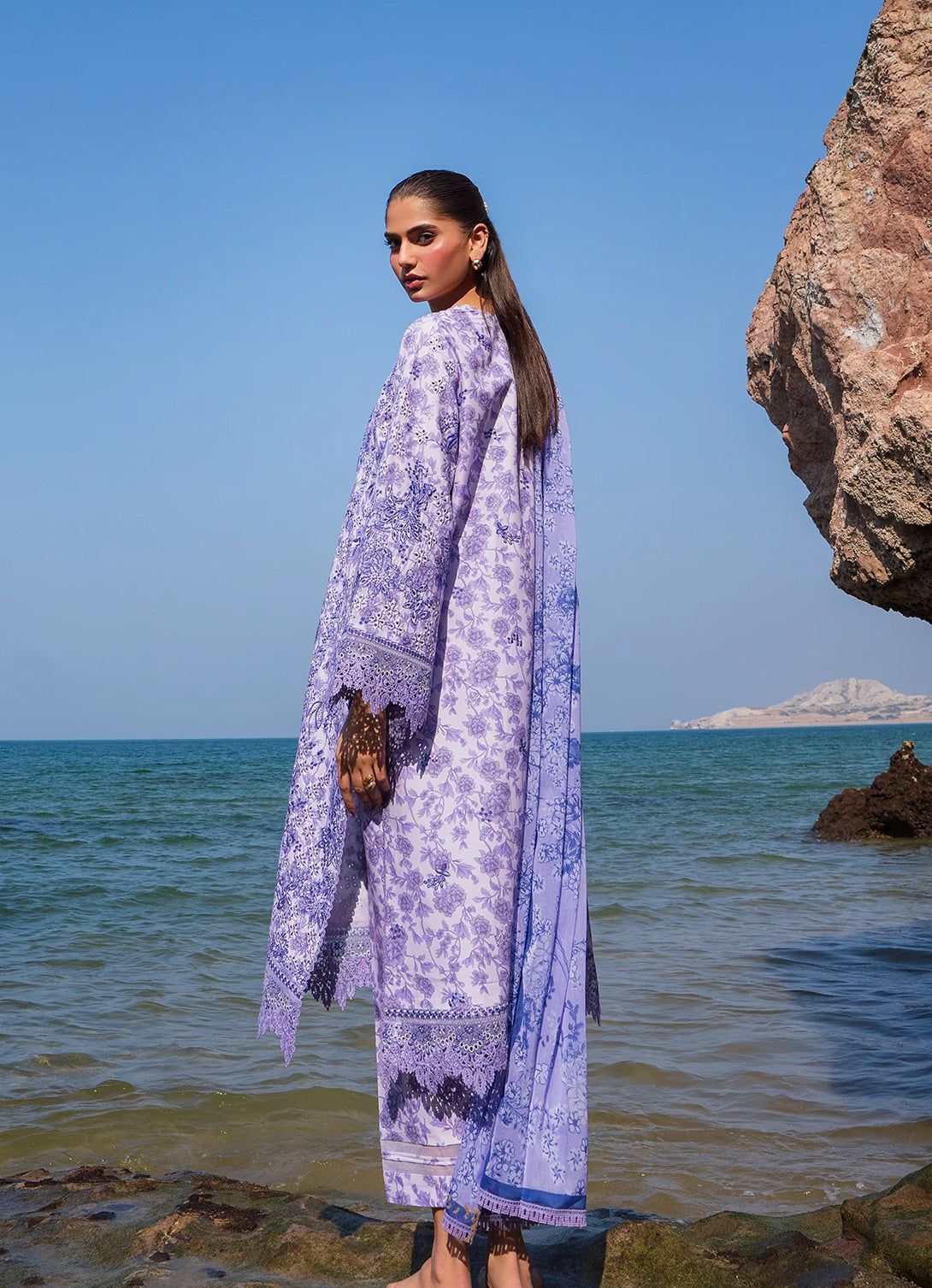 Afrozeh Endless Summer Lawn'25 - Verve