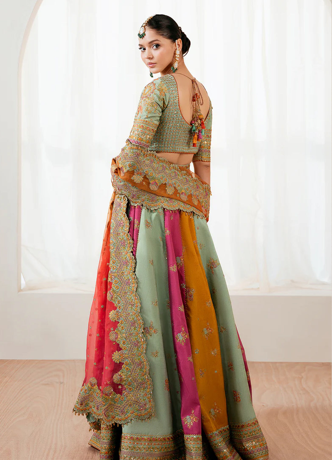 Baroque EMBROIDERED SILK UF-4036