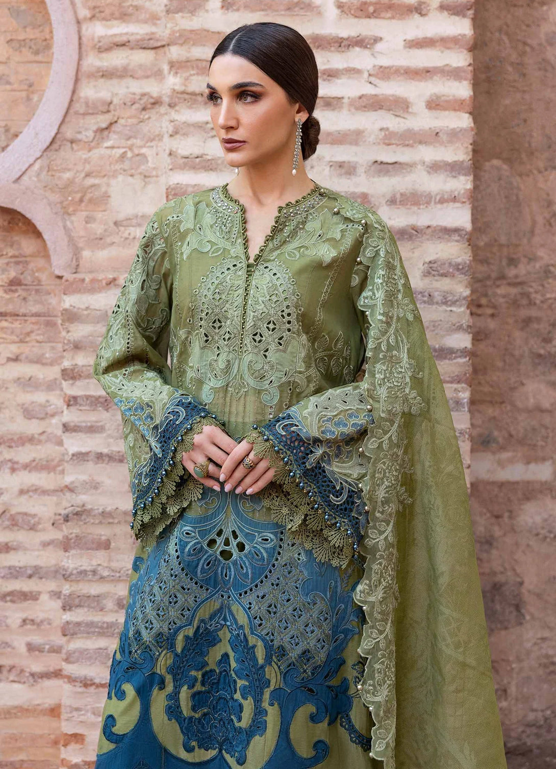 Maria.B. Luxury Lawn'25 - D-2501-A