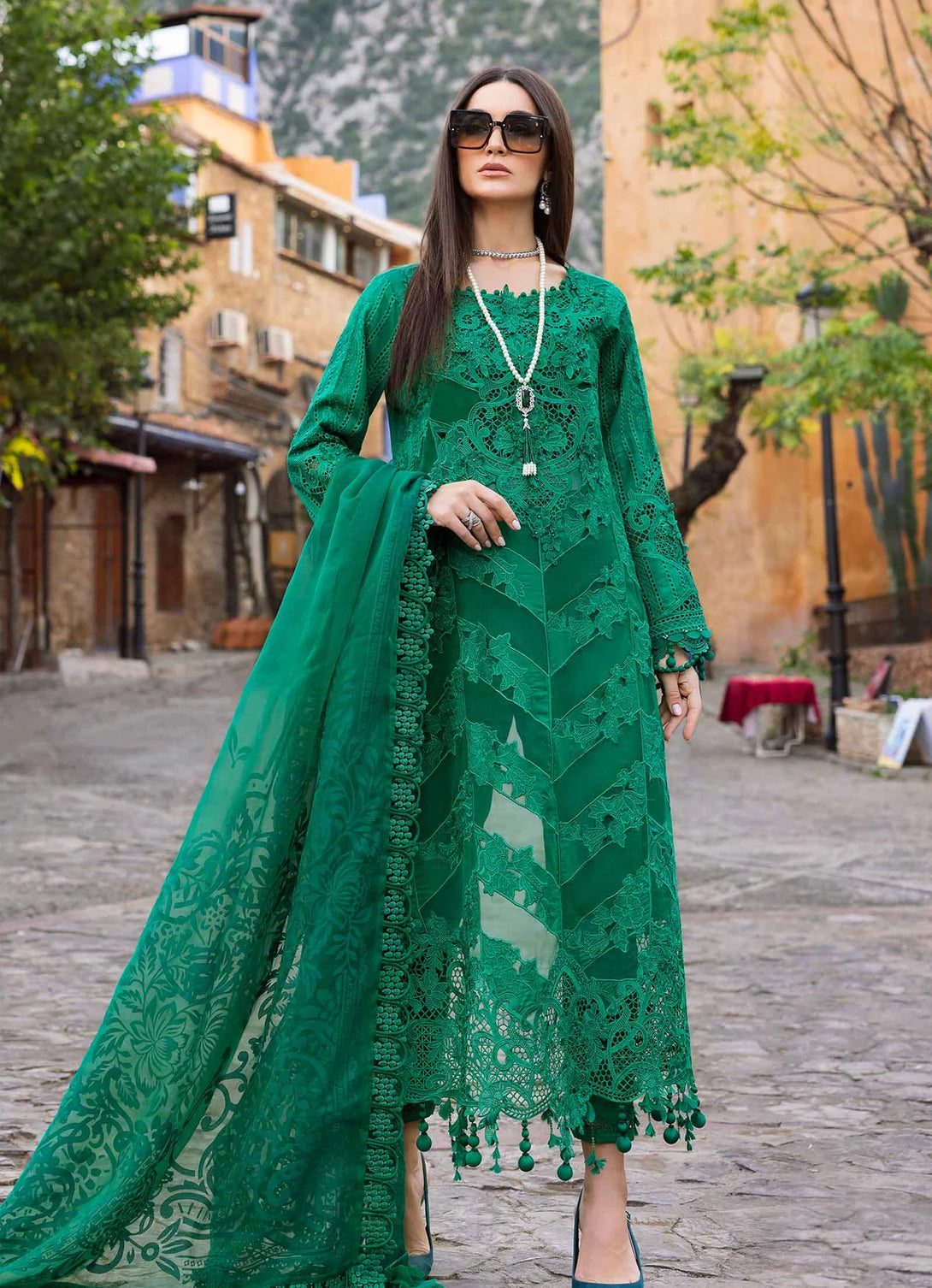 Maria.B. Luxury Lawn'25 - D-2508-B