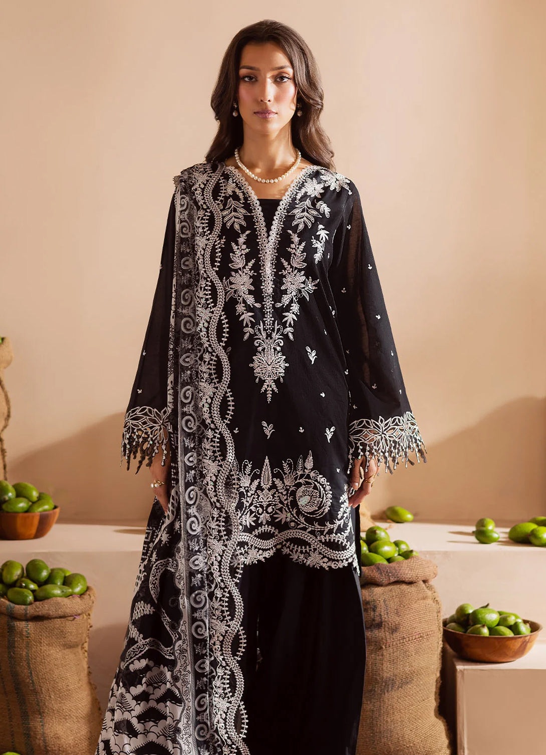 Nureh Monochrome Luxury Lawn'25 - NE- 163