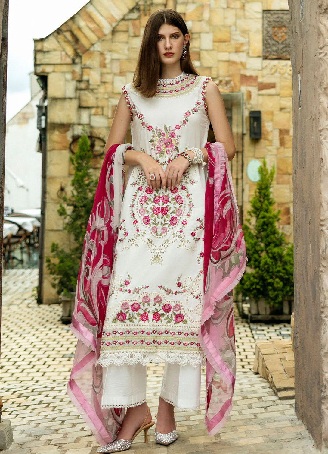 Roheenaz - Flanerie Lawn'25 - Michlea-1B
