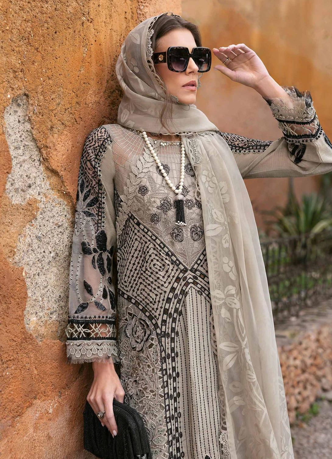 Maria.B. Luxury Lawn'25 - D-2510-B