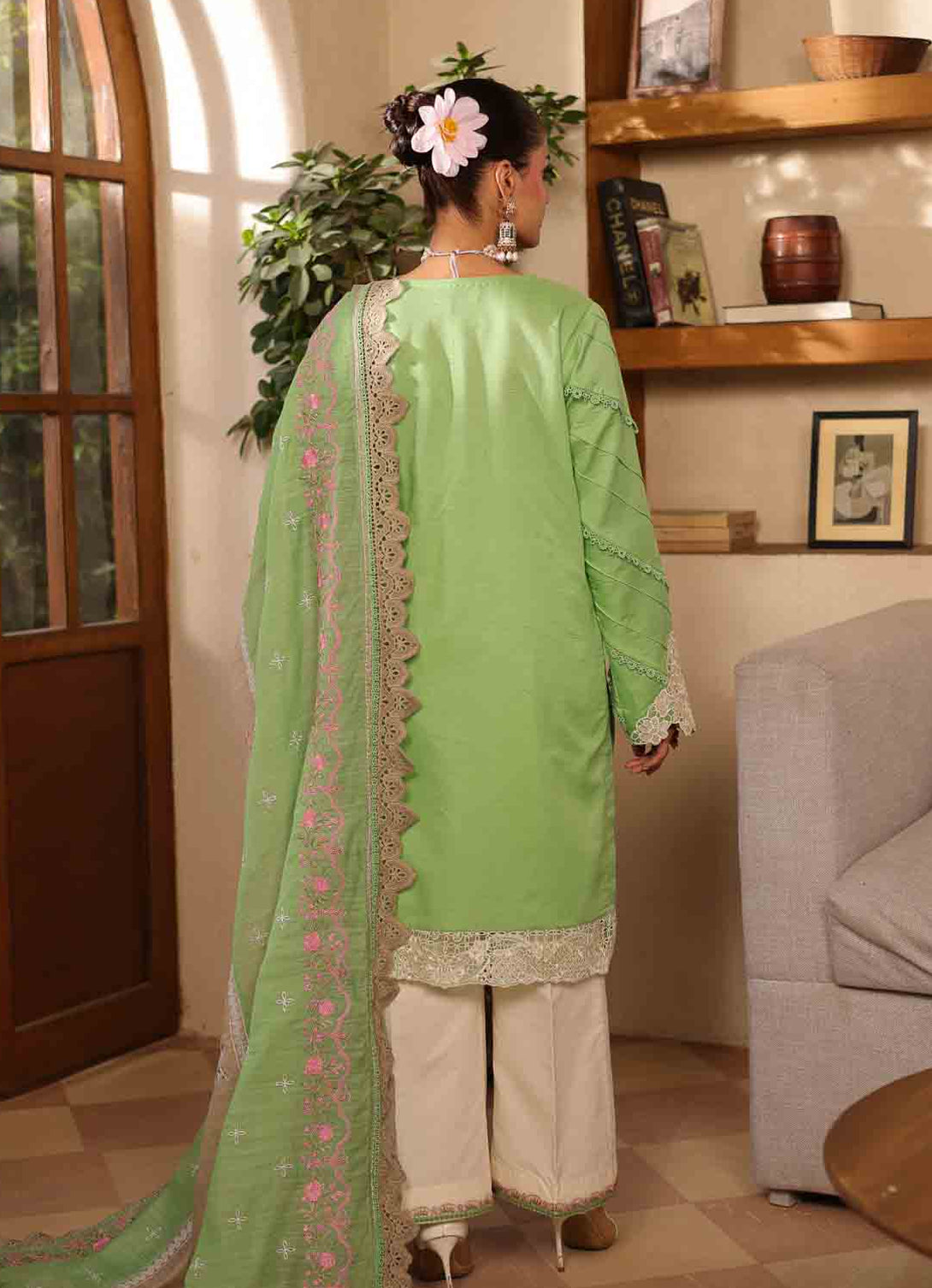Shazia Mansoor Luxury Lawn'25 - Gulzar