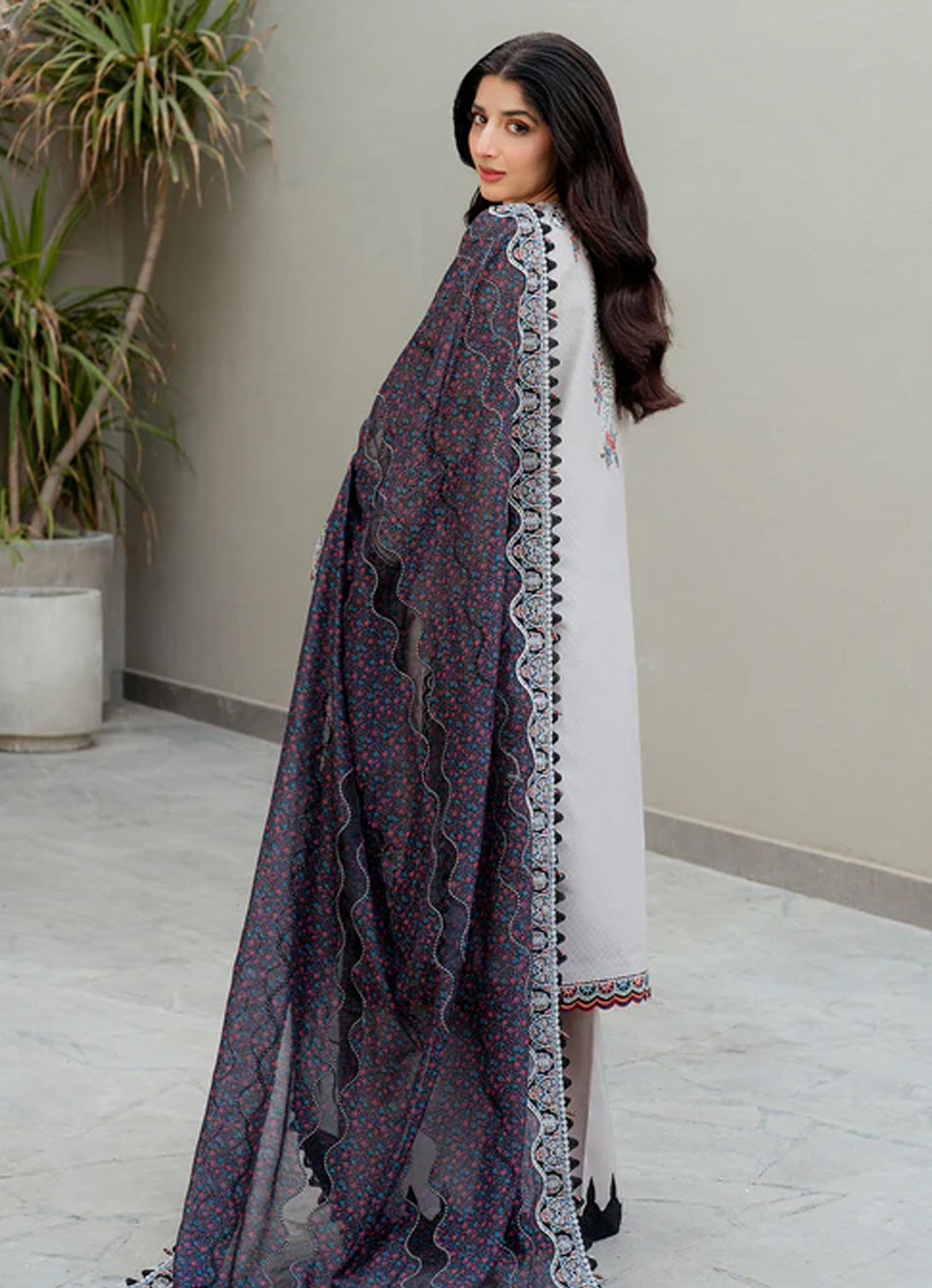 Jazmin Shahkaar Luxury Eid Lawn'25 - D7