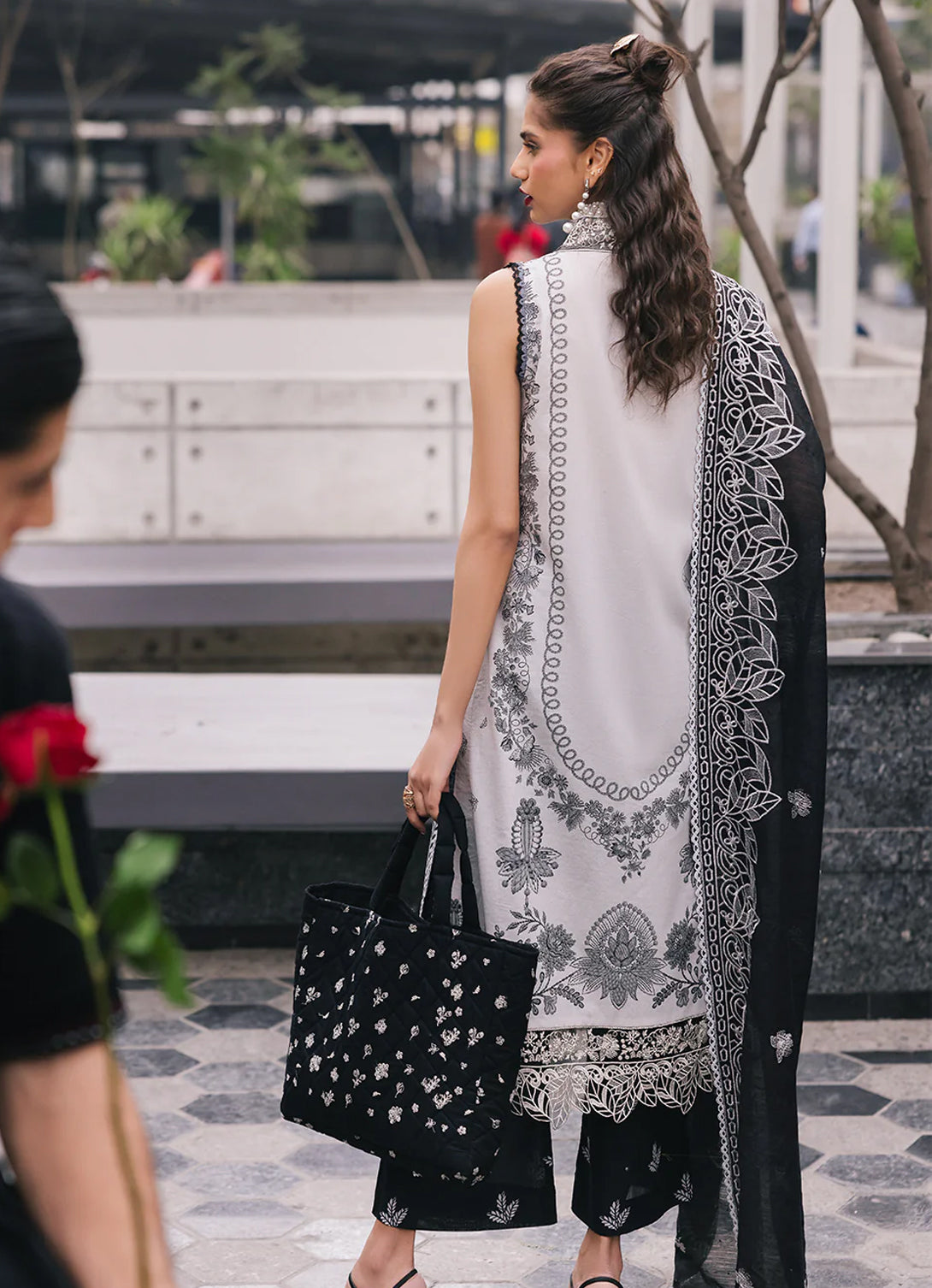 Mahnur Broadway Luxury Lawn '25 - Daisy