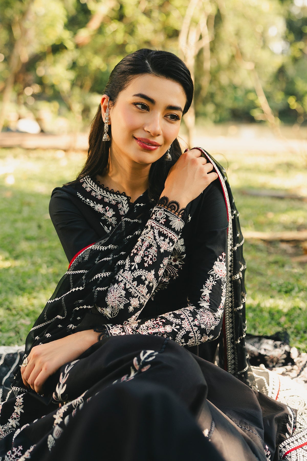 Afrozeh Mulaqaat Lawn’26-Parizaad
