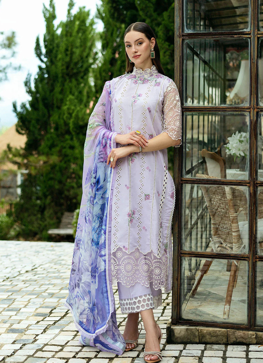 Roheenaz - Flanerie Lawn'25 - Elisa-7B