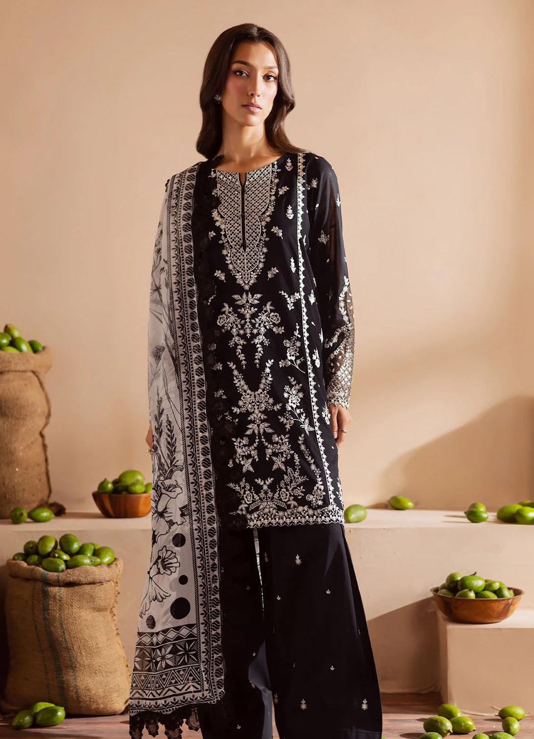 Nureh Monochrome Luxury Lawn'25 - NE- 165