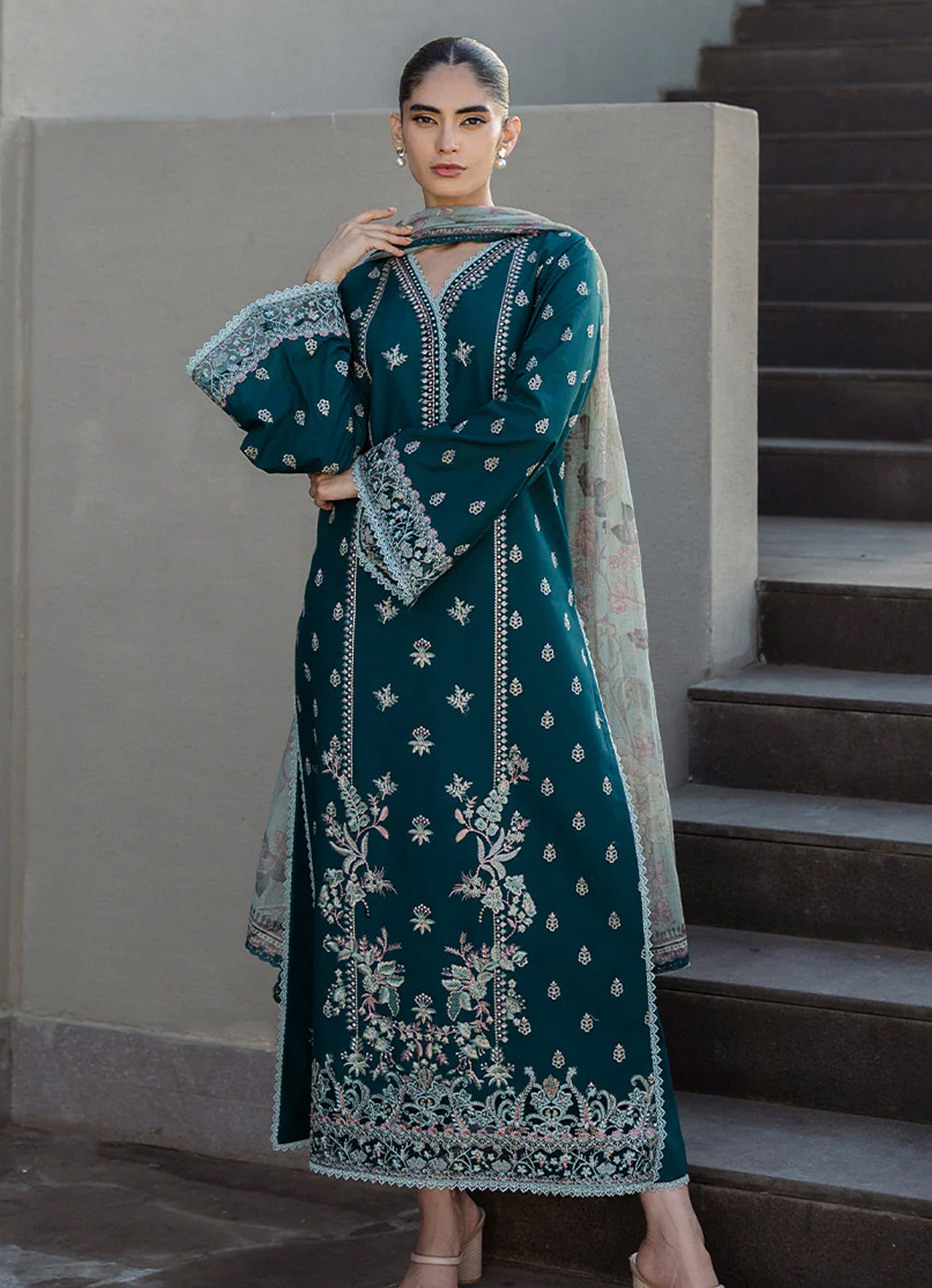 Zainab Chotani Tahra Lawn'25 -Mina