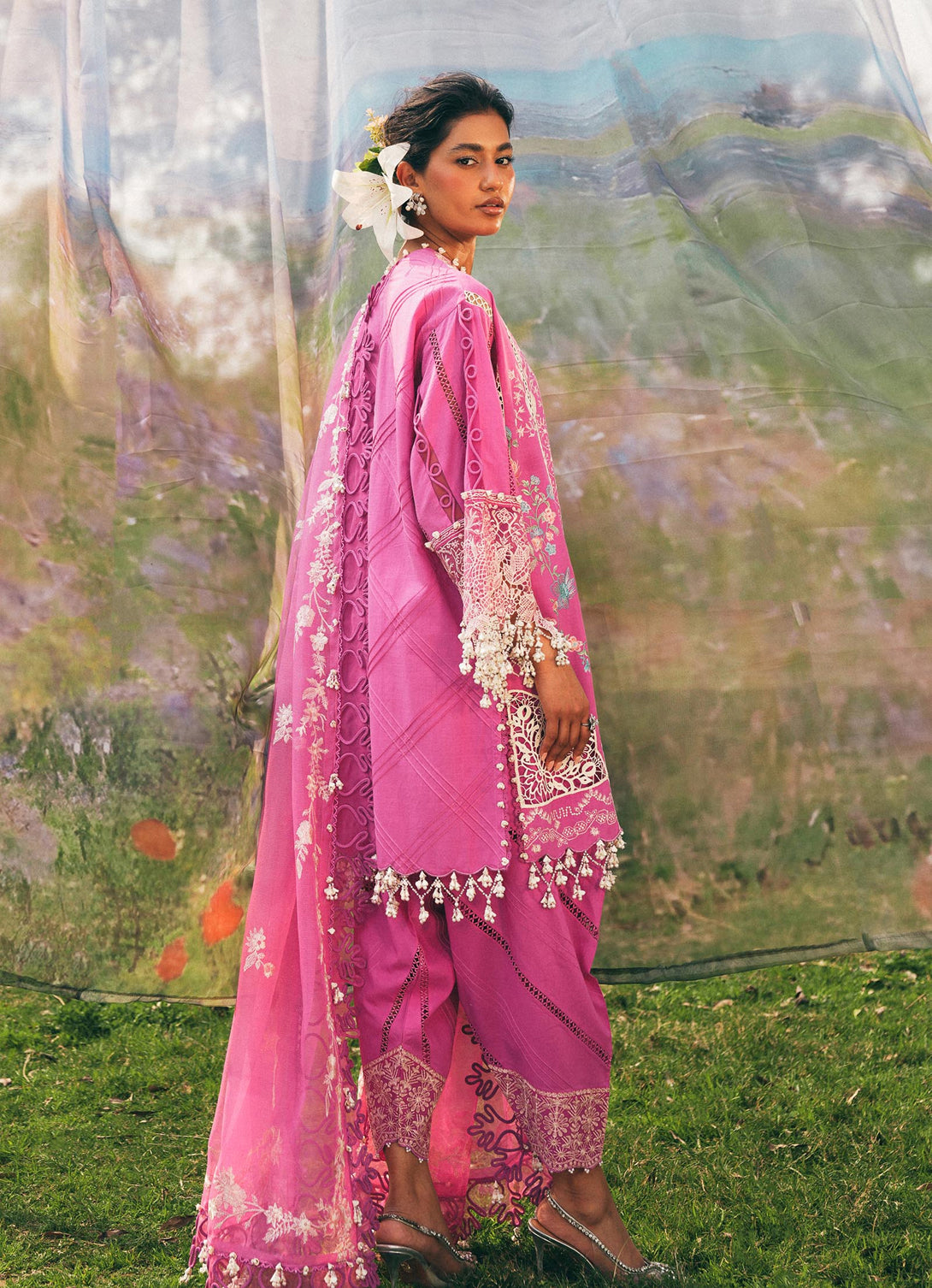 Sana Safinaz Summer Luxury Lawn'25 - 005A