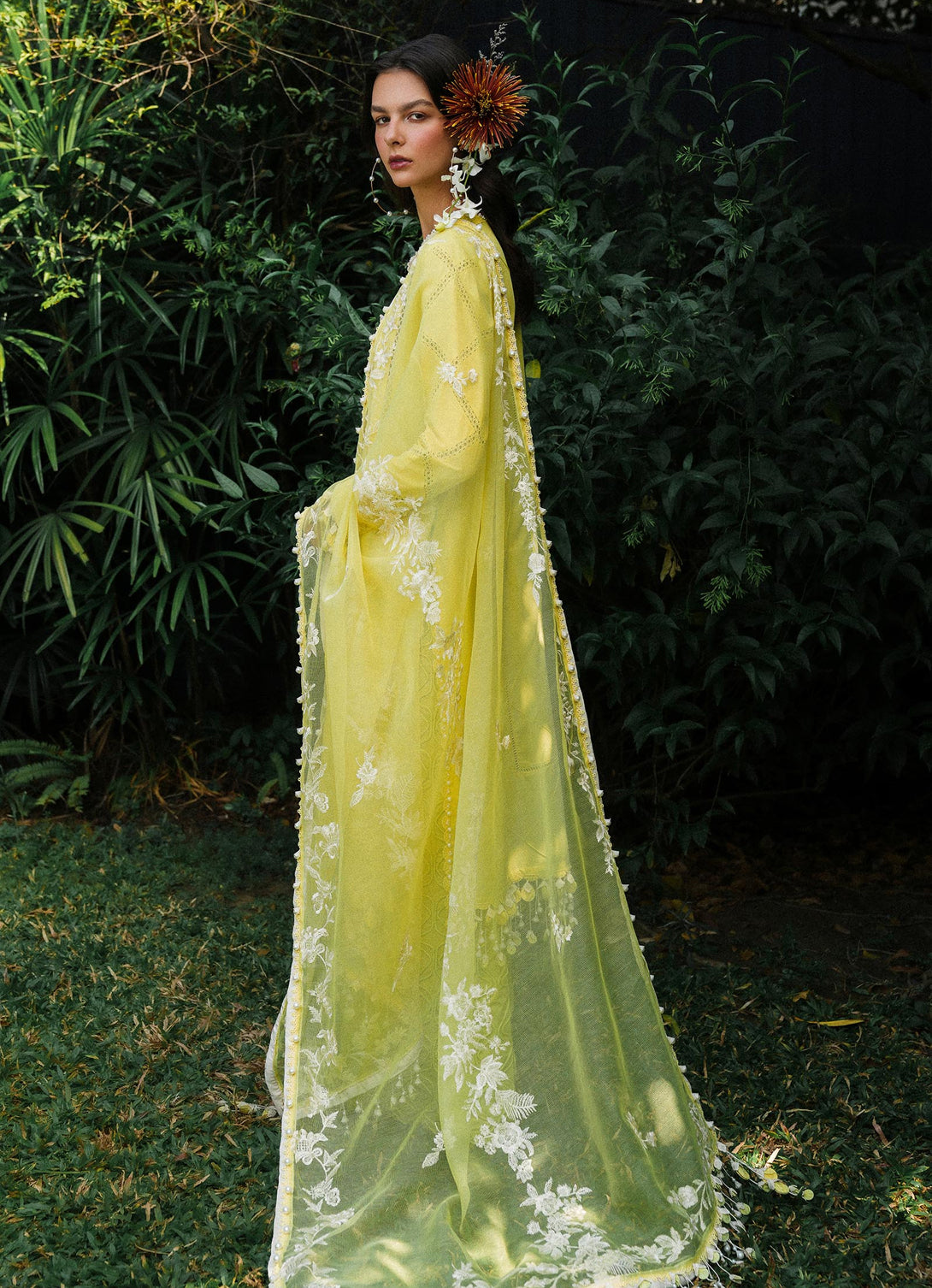 Sana Safinaz Summer Luxury Lawn'25 - 005B