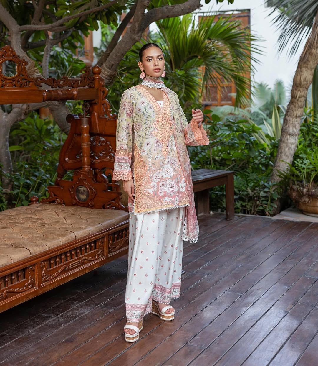 Zainab Chottani Tahra Lawn’25-Pernia