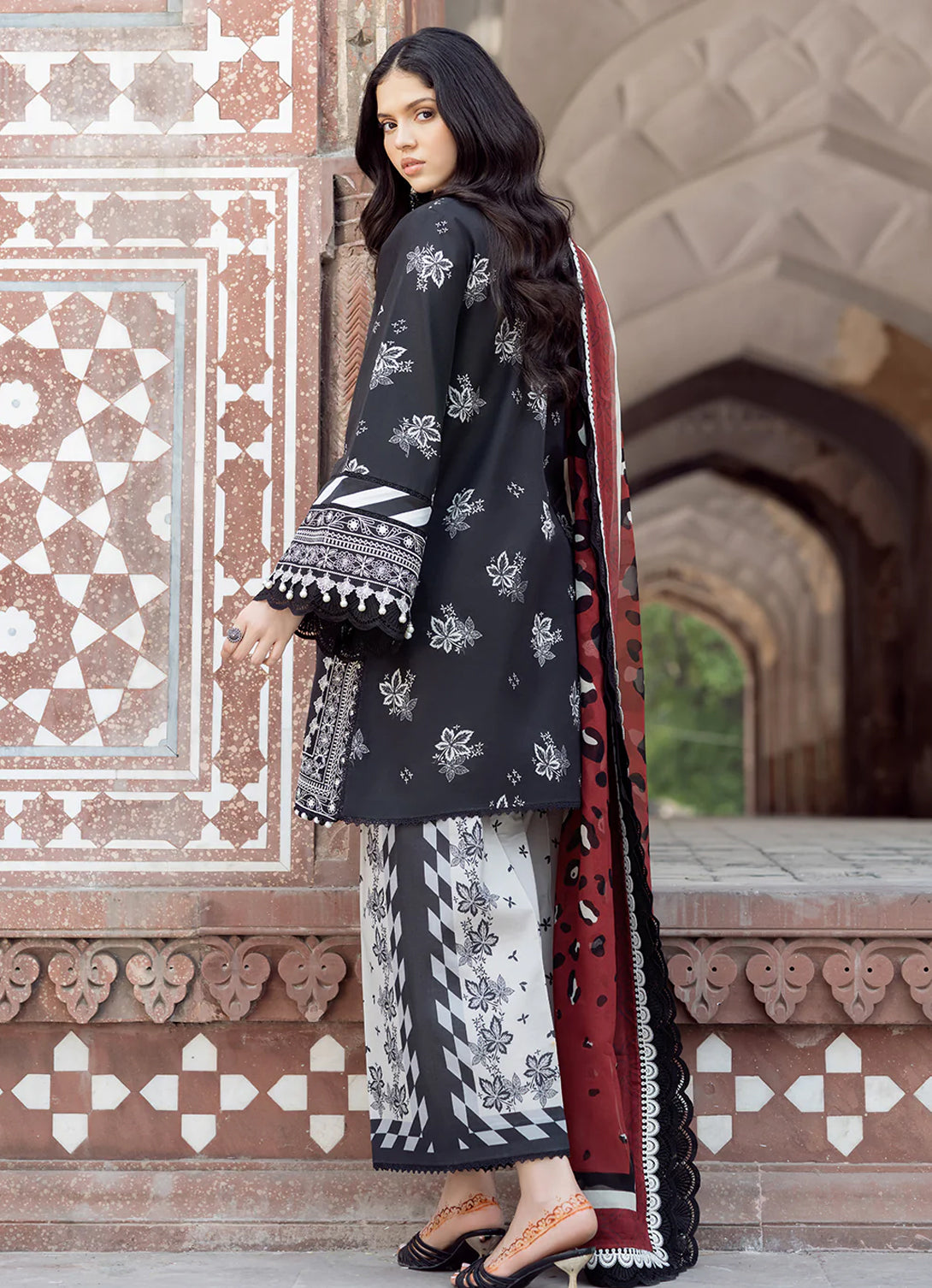 Bin Ilyas Naqsh Naaz Luxury Lawn '25 - 2088 - A