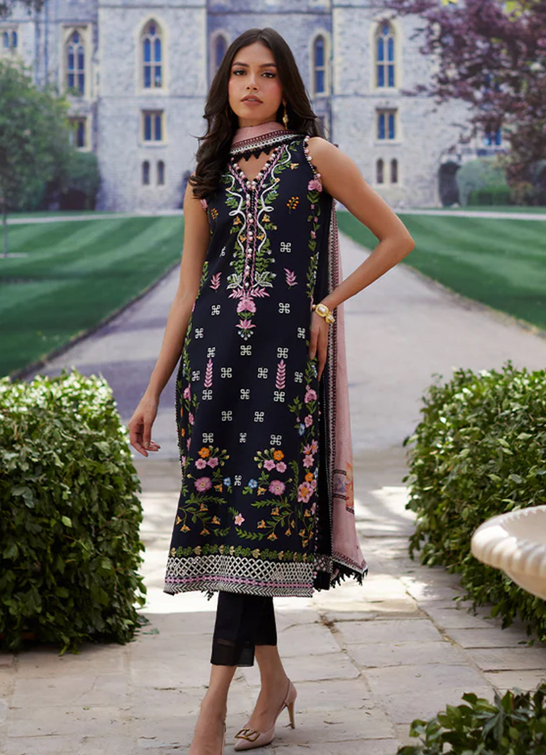 Mina Hasan Chikankari Lawn'25 -Sasha