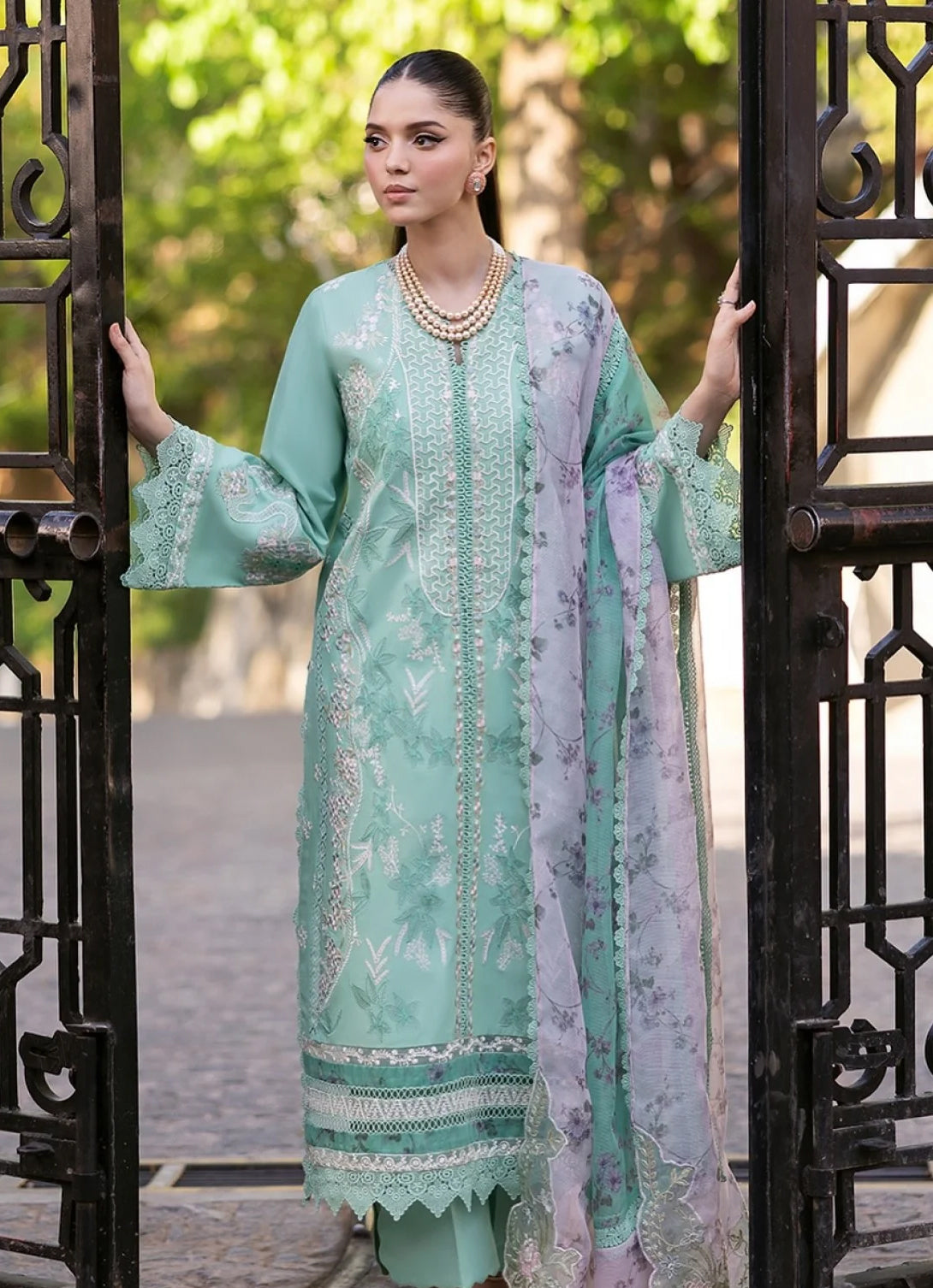Saira Shakira Bloom  Eid  Lawn'25 - SSEL#3B - CHLOE