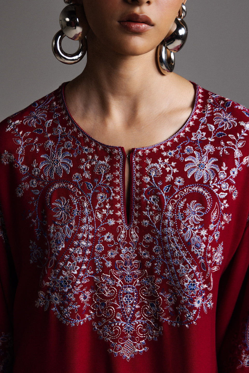 Zara Shahjahan Winter’26-Qirmiz-D7