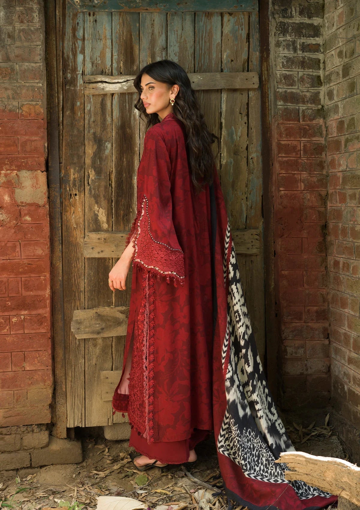 Elaf Pashmina Shawl’26-CrimsonWood-5A