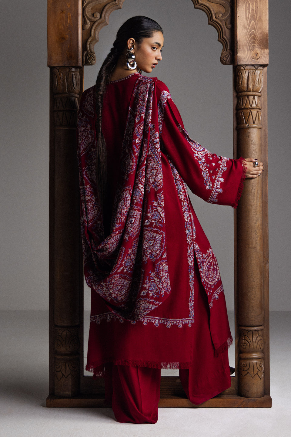 Zara Shahjahan Winter’26-Qirmiz-D7