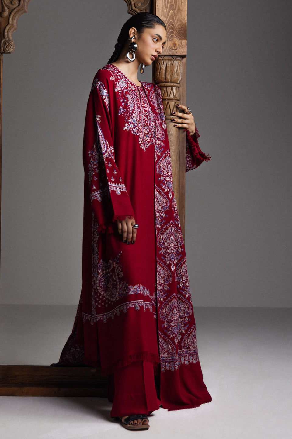 Zara Shahjahan Winter’26-Qirmiz-D7