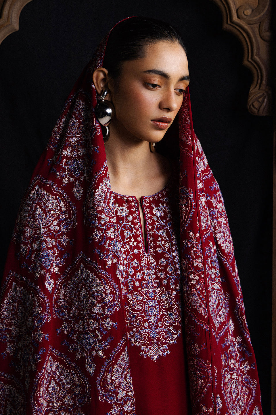 Zara Shahjahan Winter’26-Qirmiz-D7
