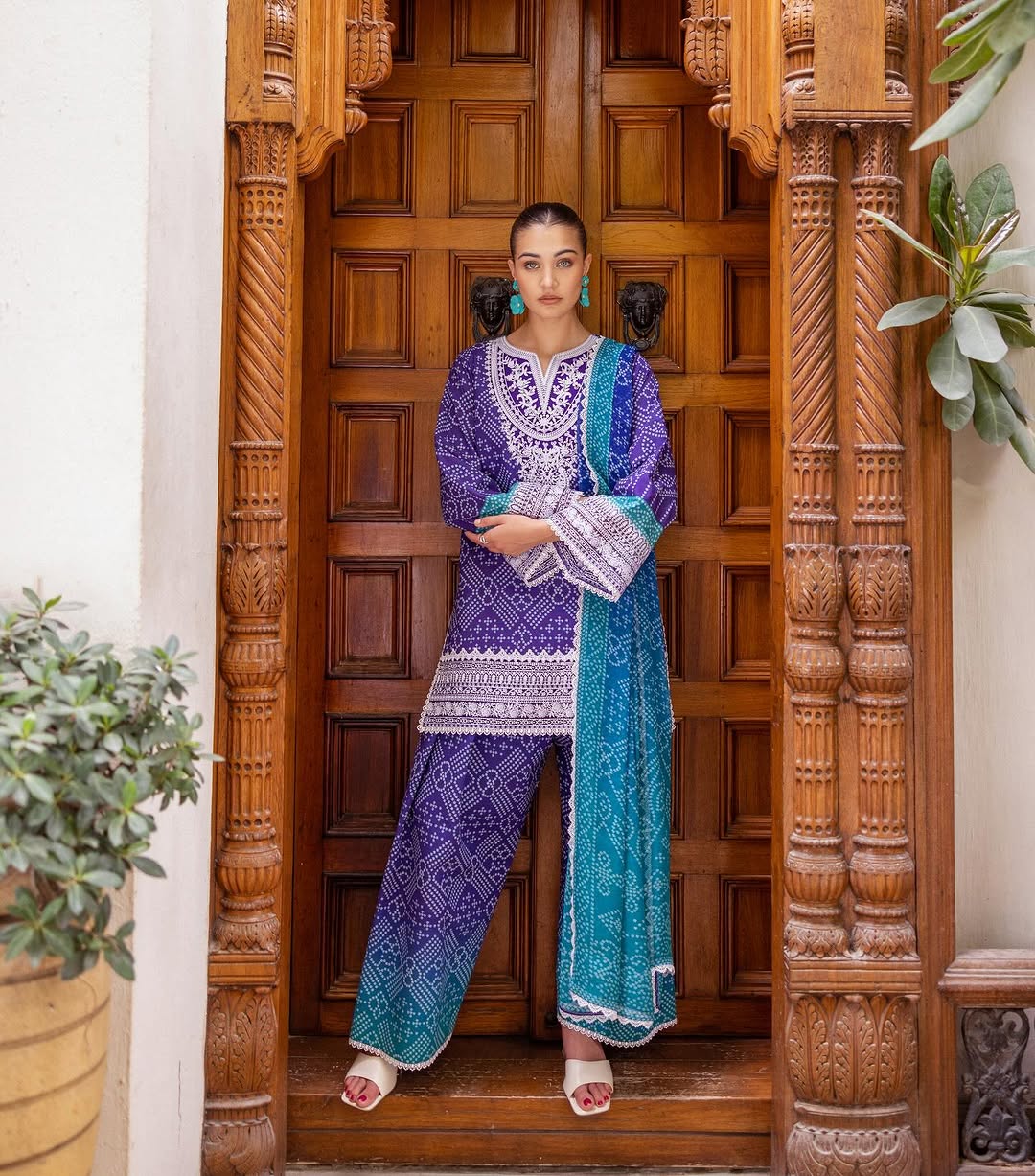 Zainab Chottani Tahra Lawn’25-Lisa